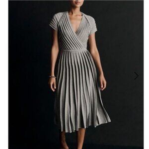 NWT Women's 8 The Fold London Nara Stretch Knit Dress V Neck Metallic Silver